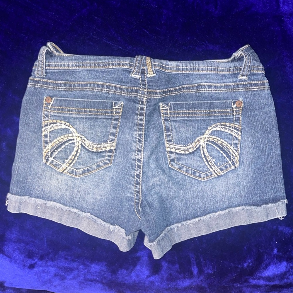 Wallflower denim shorts with cuff size 3